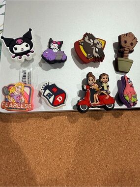 Jibbitz Charms.. (8 pcs.)